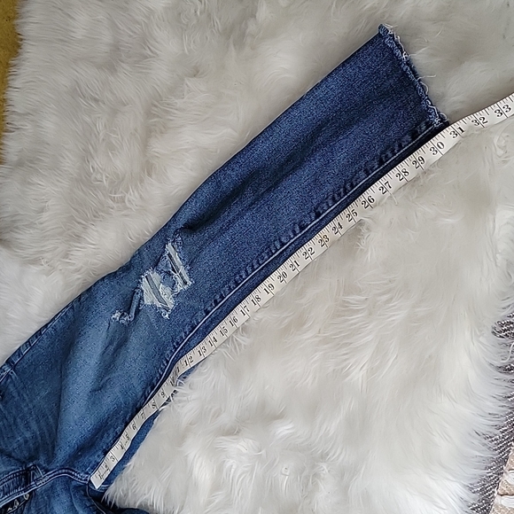 Old Navy Higher High-Rise OG Straight Button-Fly Ripped Jeans - Picture 8 of 10